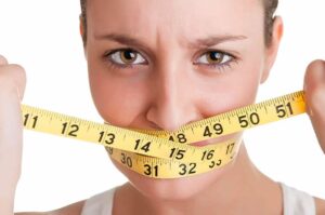 Si decidiste que es hora de bajar de peso, encontrarás múltiples opciones que te garantizan perder kilos en tiempo record. Te cuidado con dietas peligrosas...